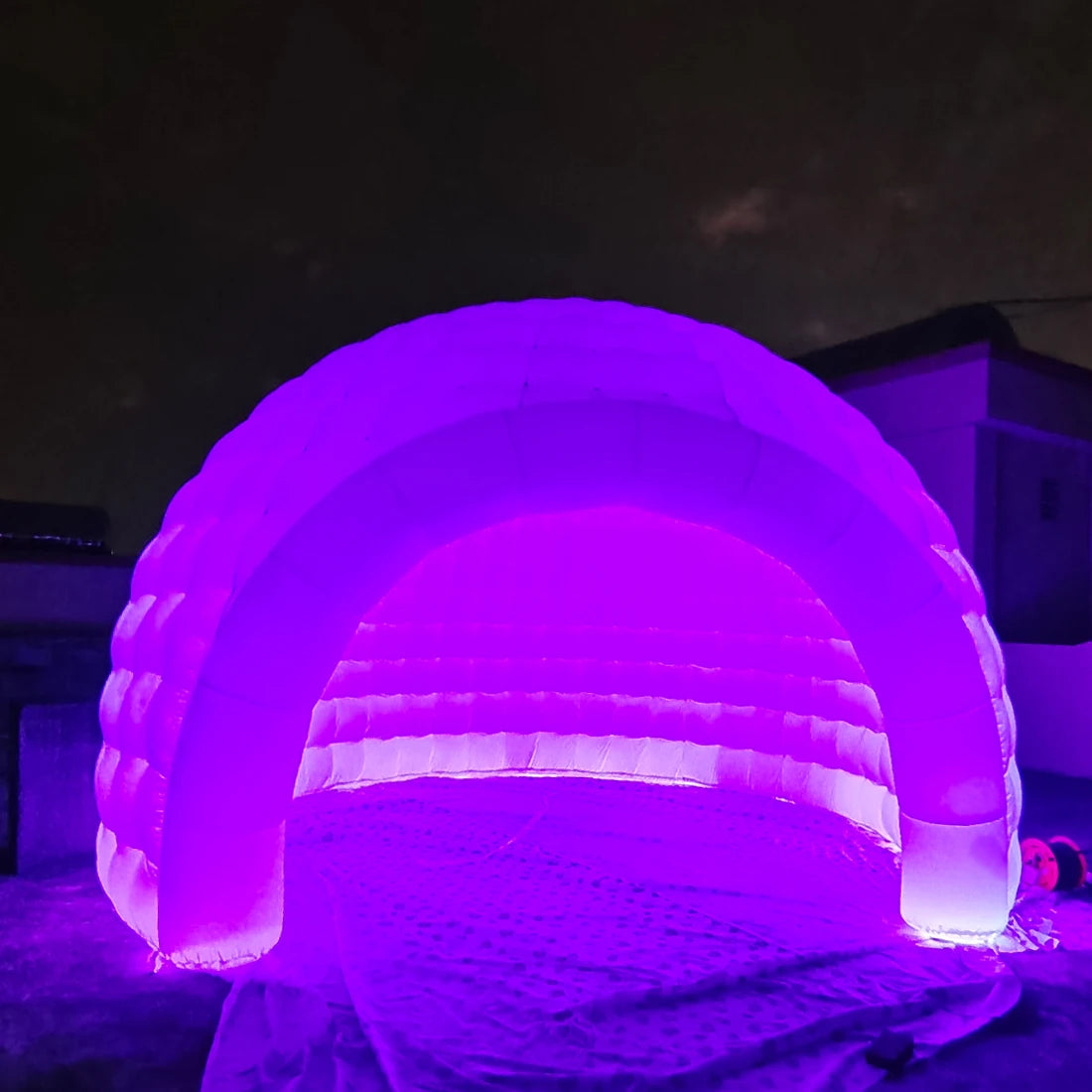 Tente dôme igloo gonflable portable à éclairage LED blanc avec souffleur d'air pour exposition, camping, fêtes, événements