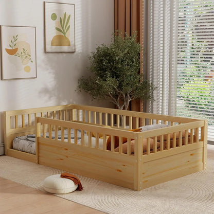 Cama de piso para niños pequeños con valla de seguridad, cama de piso tipo casa de juegos con barandales altos para dormitorio de niños, cama Montessori con madera sólida resistente