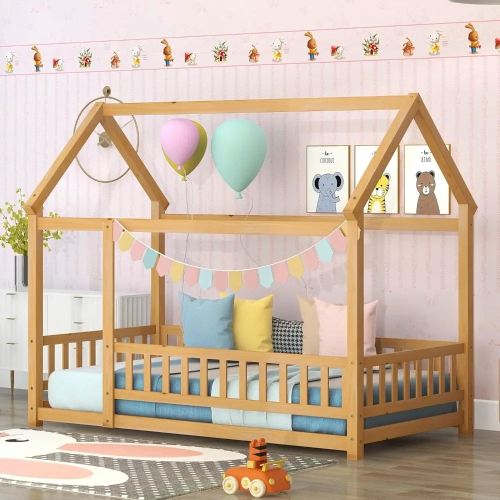 Cama de piso de tamaño doble, cama Montessori de madera con cerca y techo para niños, marco de cama doble tipo casita de juegos para niñas