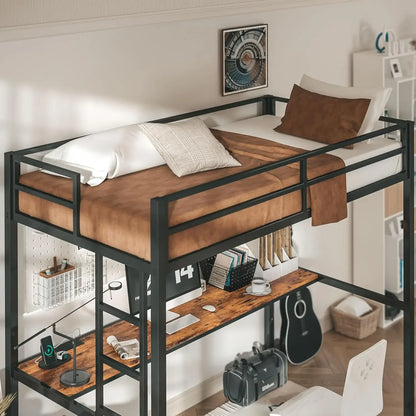 Cama alta tamaño twin con escritorio, estructura de cama alta de metal con toma de corriente e iluminación LED, ahorra espacio, no produce ruido, color negro