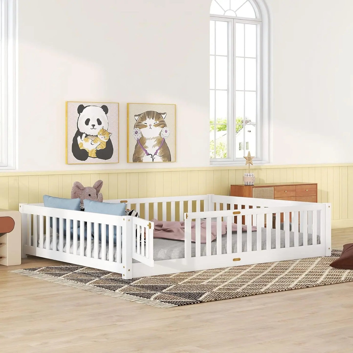 Marco de cama de madera Montessori para niños pequeños, tamaño grande, con barandillas, divertido para niños y niñas, color blanco