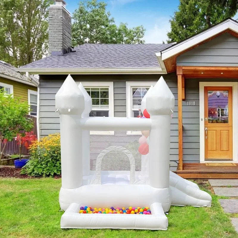 Trampoline de château gonflable blanc avec piscine à balles, toboggan, décoration d'événement de fête de mariage, lit de saut pour enfants avec souffleur