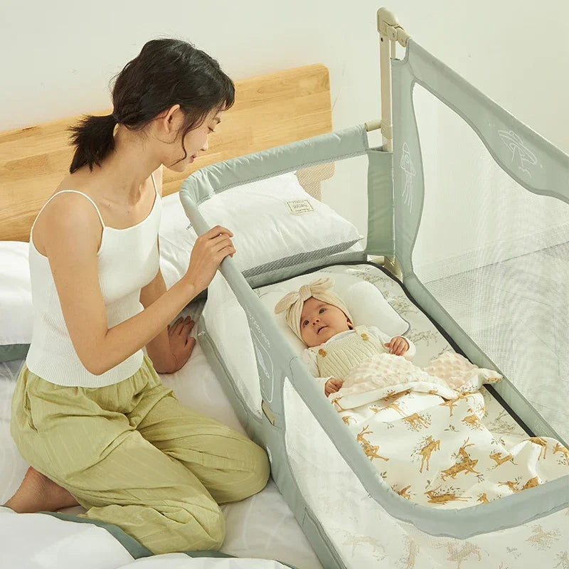 Lit bébé simple et léger Lit bébé confortable à double usage Lit bébé pour tout-petit dans le lit Protection de sécurité Lit de chevet facile à installer