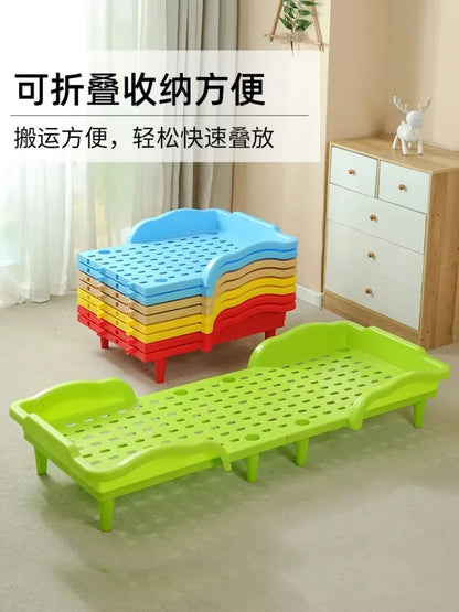 Muebles de cama plegables empalmables para niños Muebles portátiles para bebés Cama para el almuerzo de los niños en el jardín de infantes Cama apilable para niños pequeños