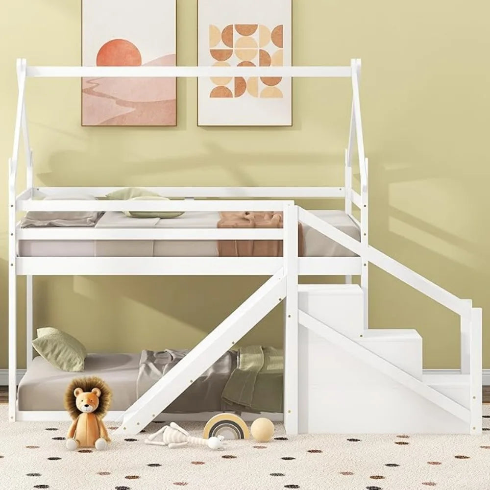 Litera doble sobre cama doble con tobogán y escalera, estructura de madera maciza tipo loft o litera con barandillas de seguridad para niños