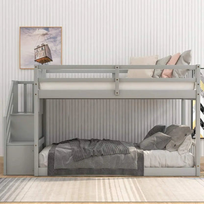 &amp; Bright Designs Lits superposés bas Twin Over Twin Size, lit superposé en bois massif avec rangement et garde-corps pour enfants et tout-petits