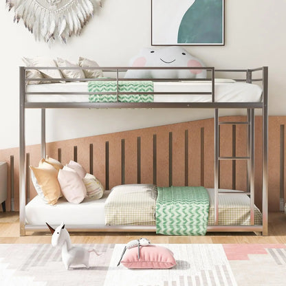 Litera de dos plazas sobre dos camas individuales con escalera, cama baja de metal para dormitorio, casa, apartamento, niños, habitación de invitados