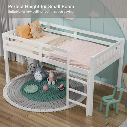 Cama alta doble con estructura de cama baja para niños pequeños, habitación pequeña, techo bajo, con barandilla y escalera, color blanco