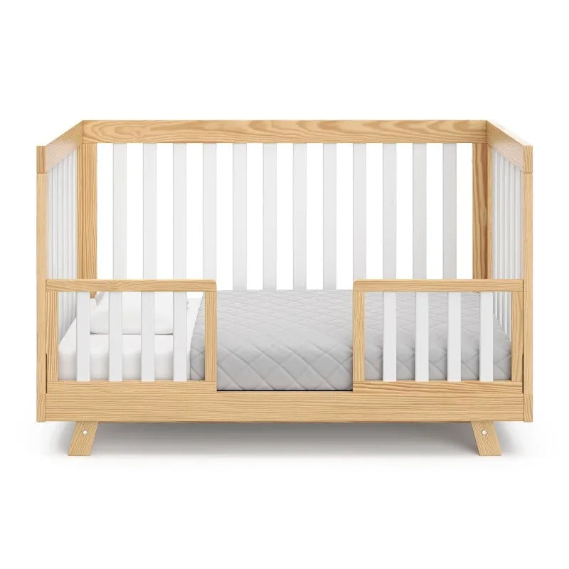 Cuna convertible Storkcraft Beckett (natural con listones blancos): se convierte de cuna para bebé en cama para niños pequeños y sofá cama