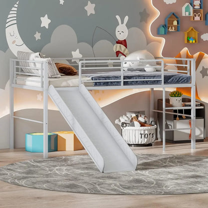 Cama alta doble con tobogán, litera baja de metal con barandillas de seguridad y escalera incorporada, estructura de piso para cama de niños pequeños para niños y niñas