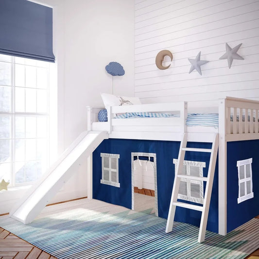 Lit mezzanine bas, cadre de lit double pour enfants avec toboggan et rideaux pour le bas, design moderne et épuré. Il y a un espace de jeu disponible pour les lits