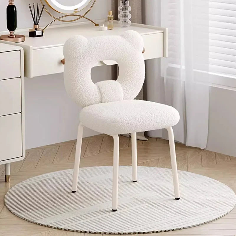 Portable Cute Vanity Chair Elegant Children Mobile Puffs Makeup Stool Metal Design Tabouret Vanity Chair Makeup Room